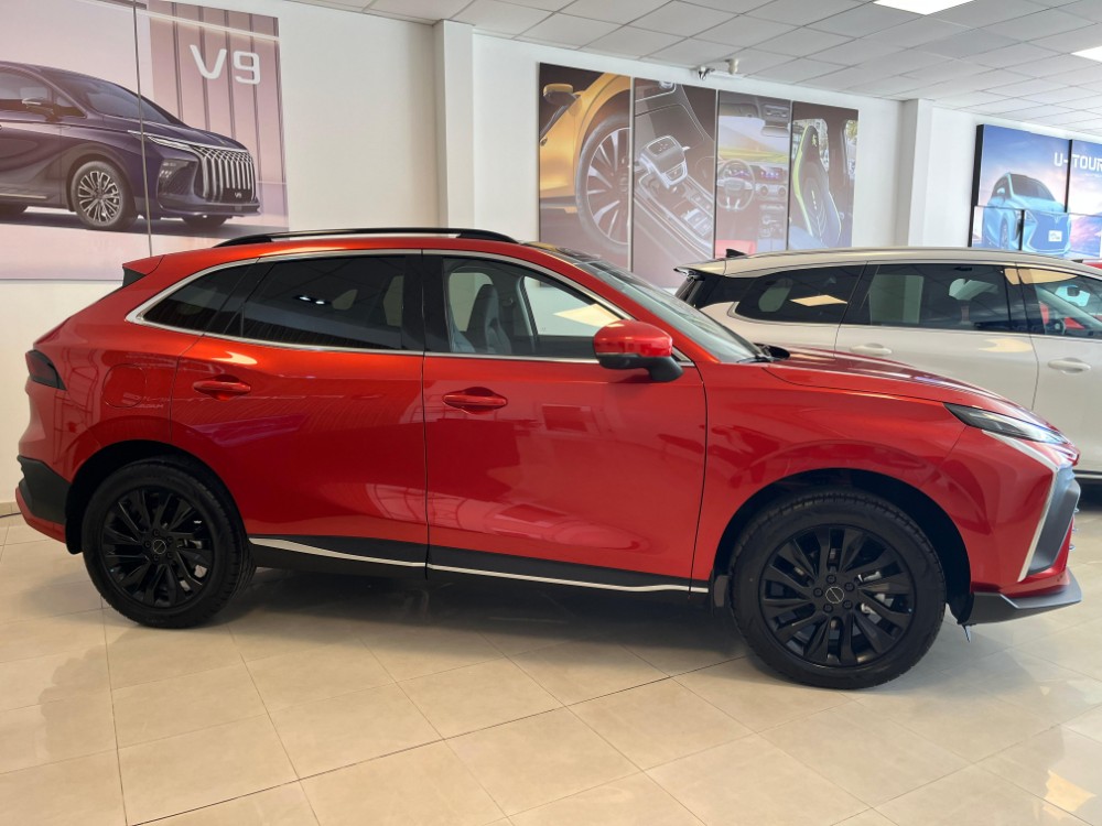 Forthing T5 5P 1,5 T 7AT Evo Premium — foto 2
